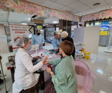 Более полусотни якутян приняли участие в акции ко Всемирному дню сердца /    Республика Саха (Якутия)