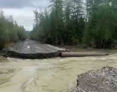В Якутии временно закрыли участок автодороги «Оймякон» из-за размыва дорожного полотна / ЯСИА   