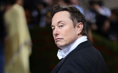 Илон Маск выразил сомнение в возможности победы Украины и предложил мирное решение конфликта /    