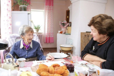 Алмазэргиэнбанк поздравил своих ветеранов с Днем пожилых людей /    