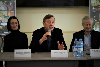 Молодёжный театр Республики Коми привез в Якутск документальную постановку с бассейном /    Республика Саха (Якутия)