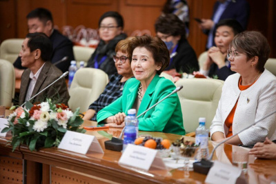 Государственные награды вручили лучшим учителям Якутии /  Якутск Якутск Республика Саха (Якутия)