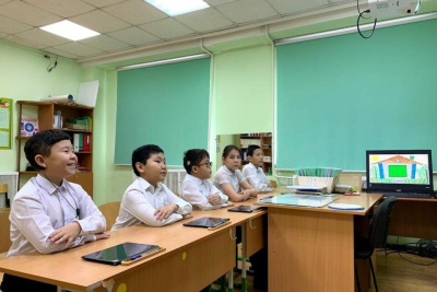 День учителя отметили в коррекционной школе для неслышащих обучающихся /   Якутск Республика Саха (Якутия)