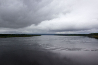 В Ленском районе ведутся поиски пропавшего при опрокидывании лодки охотника /   Ленский Республика Саха (Якутия)