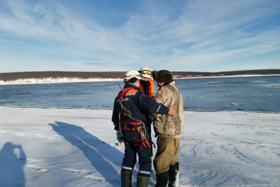 В Среднеколымском районе Якутии спасли охотника /   Среднеколымский Республика Саха (Якутия)