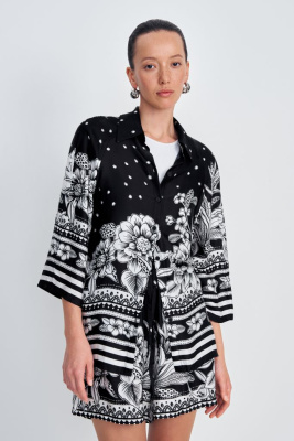 Блузка с укороченным рукавом и принтом