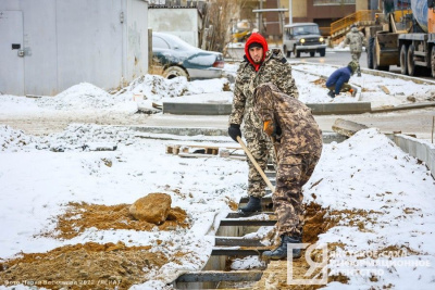 Дорожники Якутска рассказали, как ведут ремонт в минусовую температуру /  Якутск Якутск Республика Саха (Якутия)