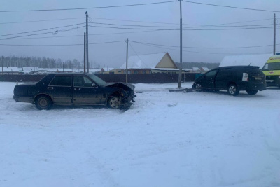 Три человека пострадали при ДТП в Мегино-Кангаласском районе Якутии /   Мегино-Кангаласский Республика Саха (Якутия)