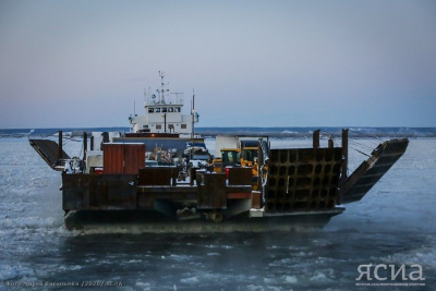 Паромную переправу Якутск-Нижний Бестях планируют закрыть 18 октября /    Республика Саха (Якутия)