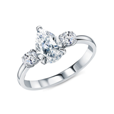 Золотое кольцо с бриллиантами выращенными