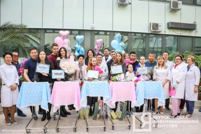 В Якутске торжественно выписали малышей, родившихся в День матери /  Якутск Якутск Республика Саха (Якутия)