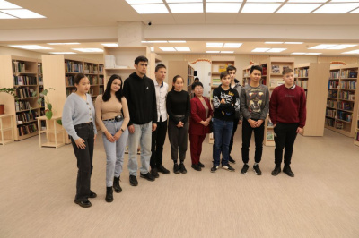 Библиотека алмазной столицы идет в ногу со временем /  Мирный  