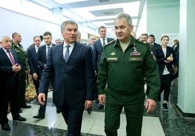 Вячеслав Володин: отец троих детей останется дома /  Мирный  