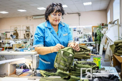 «Сахабулт» наладил производство аптечек для мобилизованных якутян /    