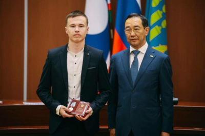 Награжденный медалью «За отвагу» якутянин решил связать жизнь со спасением людей /    