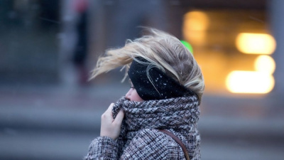 Ветер сильный и порывистый /  Мирный  