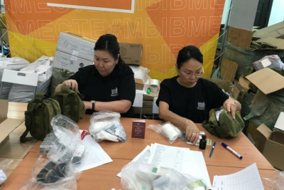 Сотрудники Национальной библиотеки Якутии помогают мобилизованным землякам /    