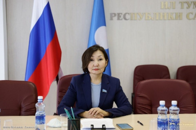 Алена Атласова: «Адресная помощь должна дойти до каждой семьи мобилизованных якутян» /    