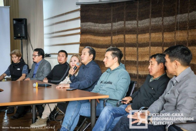 Творческие бригады якутских артистов будут продолжать выездные концерты в воинских частях /    