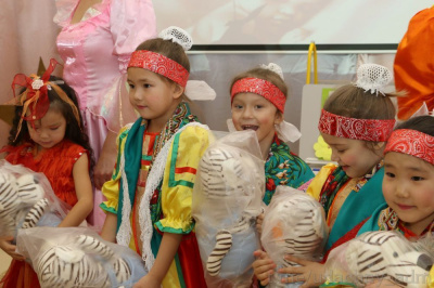 Районный фестиваль «Искорка» посвятили Году матери /  Мирный  