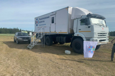 Мобильный медосмотр прошли более двух тысяч жителей Усть-Алданского района /    