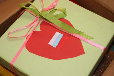 Якутские школьники собрали для солдат посылки /    