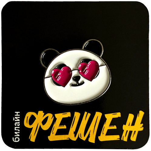 Значок «Тапа с очками-сердце»