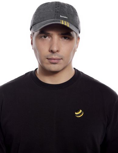 бейсболка с полосами с розовым хлястиком