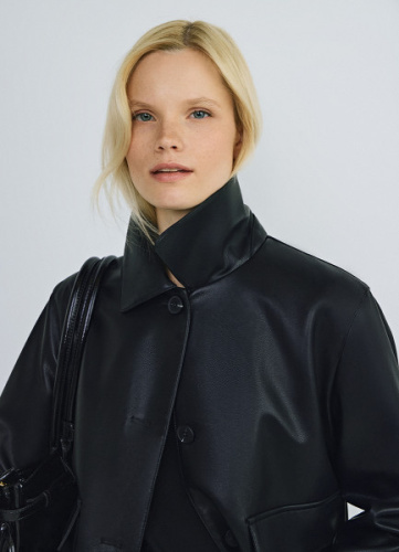 Короткая куртка из искусственной кожи, Черный