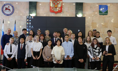 В День народного единства состоялось вручение паспортов /  Мирный  