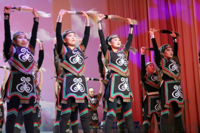 Удачнинцы отметили День народного единства /  Мирный  