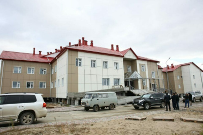 «Будем делать больше операций»: главврач — о вводе новой больницы в Вилюйске /    