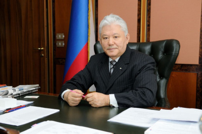 Роль первого президента Якутии Михаила Николаева в системе образования /  Мирный  