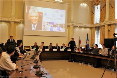 В СВФУ провели дискуссионную площадку для молодежи к 85-летию Михаила Николаева /    