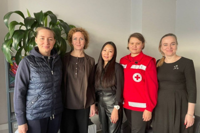 Стажировку в красноярском отделении Красного Креста прошли общественники Якутии /    
