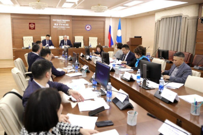 Концепцию преподавания якутского языка и литературы разработают в республике /    