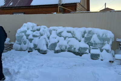 В Якутске для семей участников СВО заготовили лёд на зиму /  Якутск Якутск Республика Саха (Якутия)