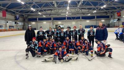 «Серебро» в копилке удачнинской команды «Йети» /  Мирный  