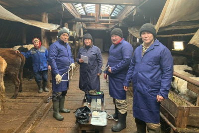 Ветеринарная служба Горного района Якутии отмечает 90-летие /    