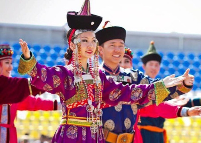 Любовь к морозам, туристические маршруты и самый северный в мире дацан: о жизни бурятов в Якутии /    Республика Саха (Якутия)