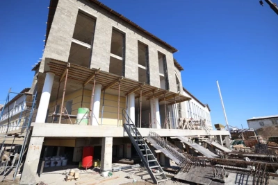 Строительство Сунтарского лицея-интерната планируют завершить до конца года / ЯСИА   