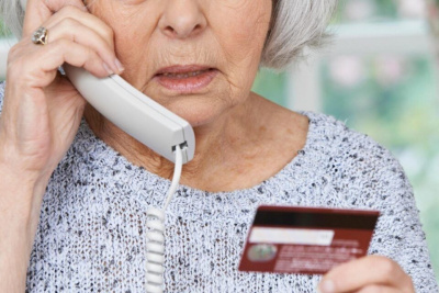 «Они давят и не дают сосредоточиться»: психолог о том, как распознать телефонного мошенника /    