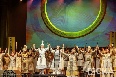 Спектакли, живое исполнение и стипендии олонхосутам. В Якутии пройдёт декада Олонхо /  Якутск Якутск Республика Саха (Якутия)