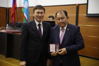 В Академии наук Якутии избран новый президент /    