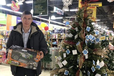 Главврач Республиканской больницы № 2 присоединился к акции «Елка добра» /    