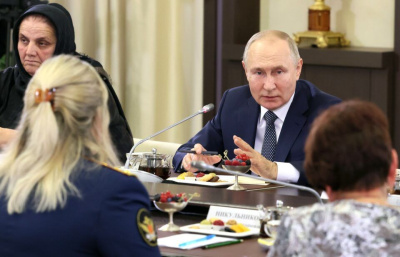 Владимир Путин отметил поддержку главы Якутии для мобилизованных и их семей /    