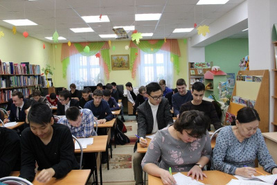 В Хангаласском районе Якутии написали диктант олонхо /   Хангаласский Республика Саха (Якутия)