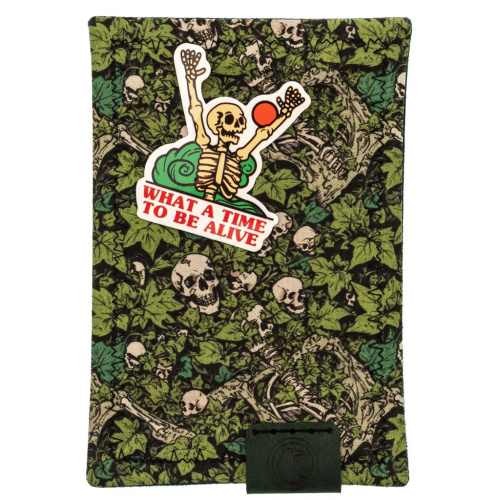 Хэнк Grey Raven "Черепа в траве"