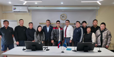 Бригада врачей отправилась в Оймяконский район для помощи пострадавшим от паводка / Саина Титова   