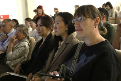 Ученые обсудили роль науки в развитии природного парка «Ленские столбы» / Майя Гоголева Якутск Якутск Республика Саха (Якутия)